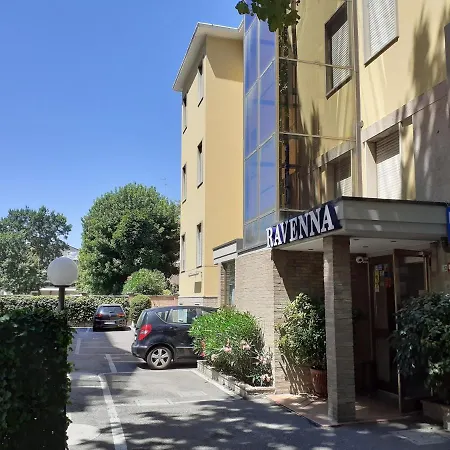 מלון Hotel Ravenna ראבנה