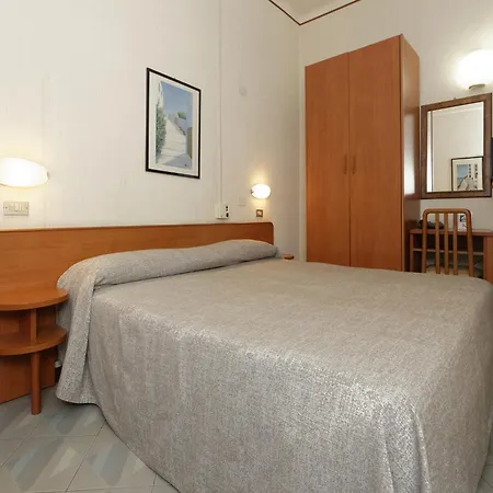 מלון Hotel Ravenna