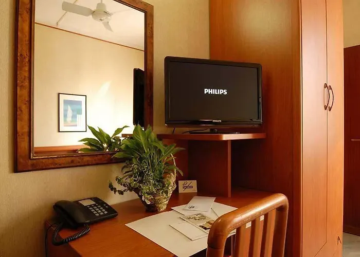 Hotel Ravenna Готель Равенна